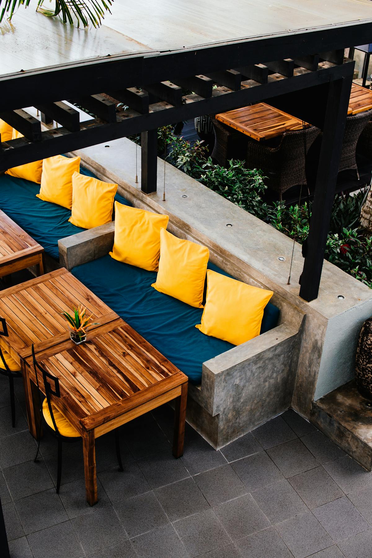 Designing the Perfect Outdoor Living Space with Concrete